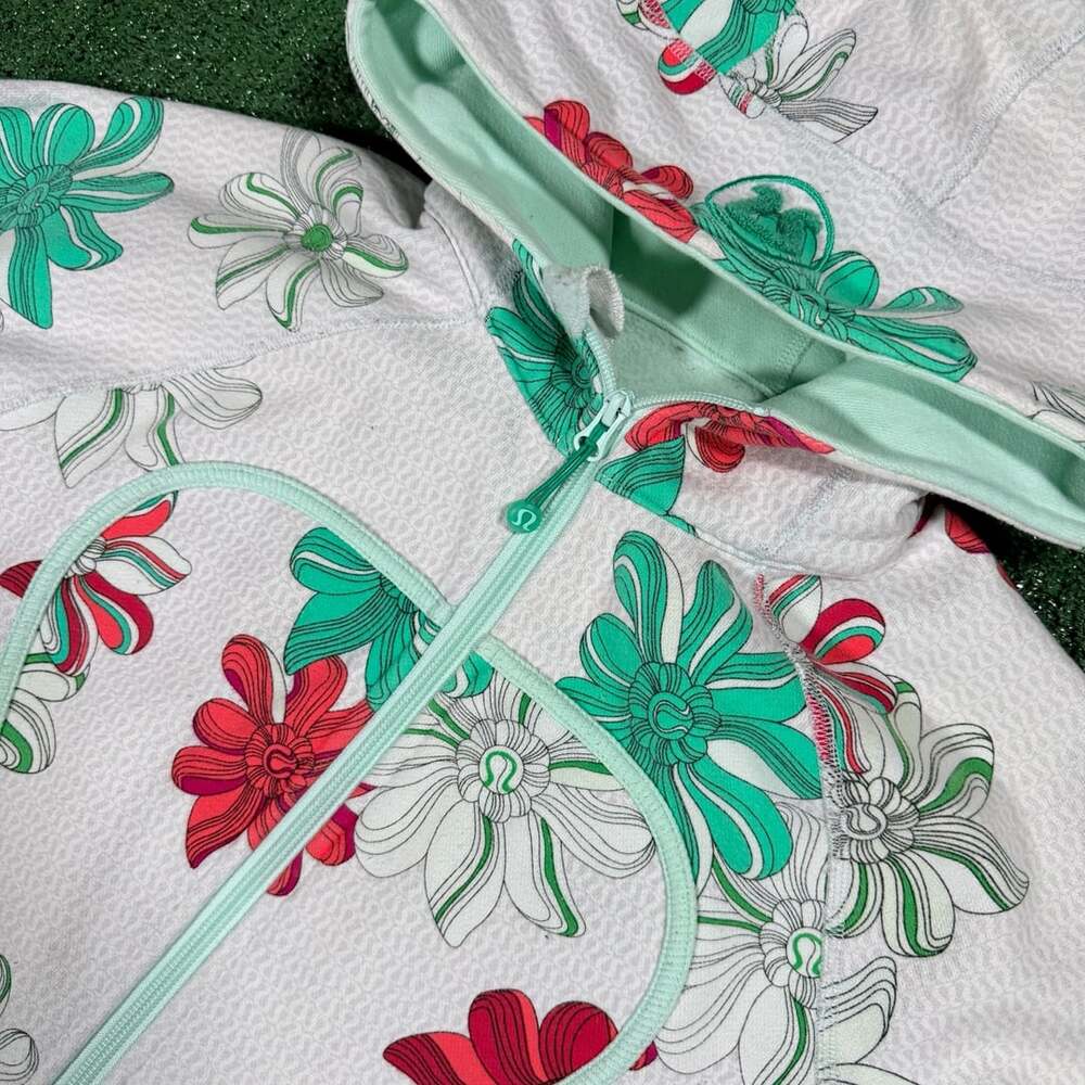 Women’s Lululemon Scuba Hoodie Size 10 White Floral Print Full Zip - Picture 4 of 6